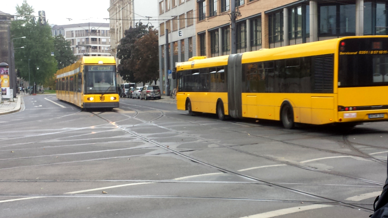 Neue Straßenbahnweichen liegen schon bereit - Gleisreparatur am Bahnhof Mitte beginnt ©MeiDresden.de