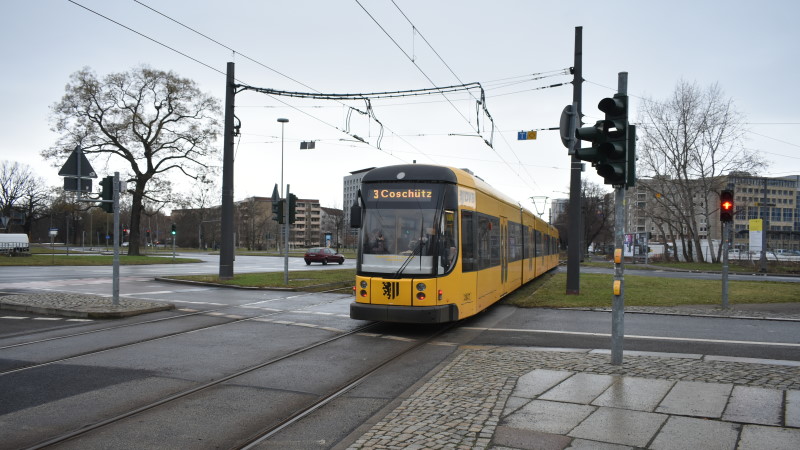 Ab Montag zusätzliche Fahrten von Bussen und Straßenbahnen  Foto: MeriDresden.de