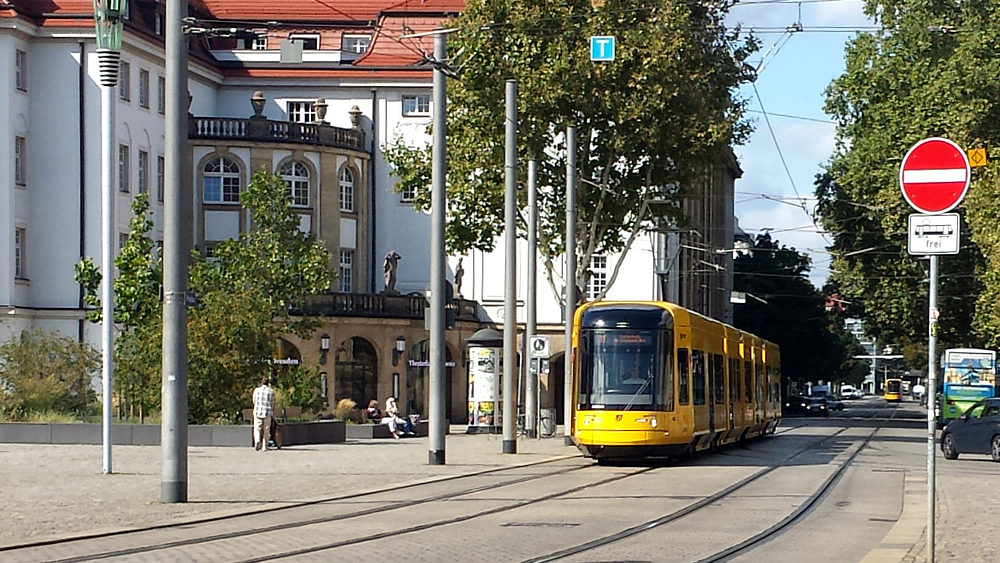 Linie 11 kurz vor dem Postplatz. Foto: MeiDresden.de