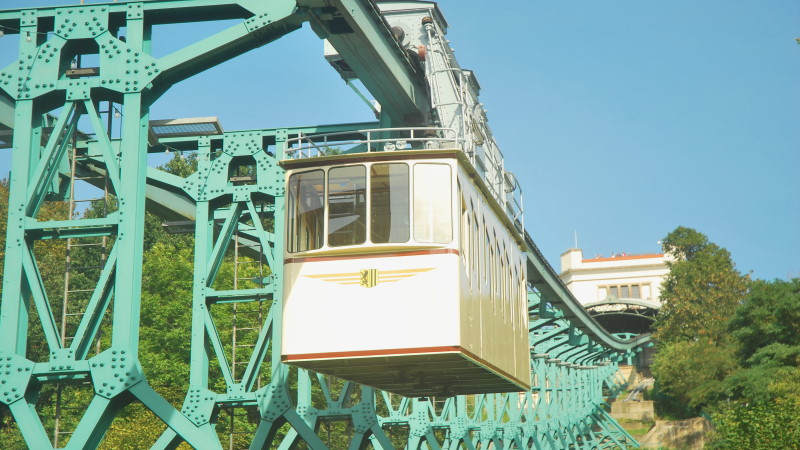 Historische Dresdner Schwebebahn wird 120 Jahre alt  Foto: MeiDresden.de -  Archiv