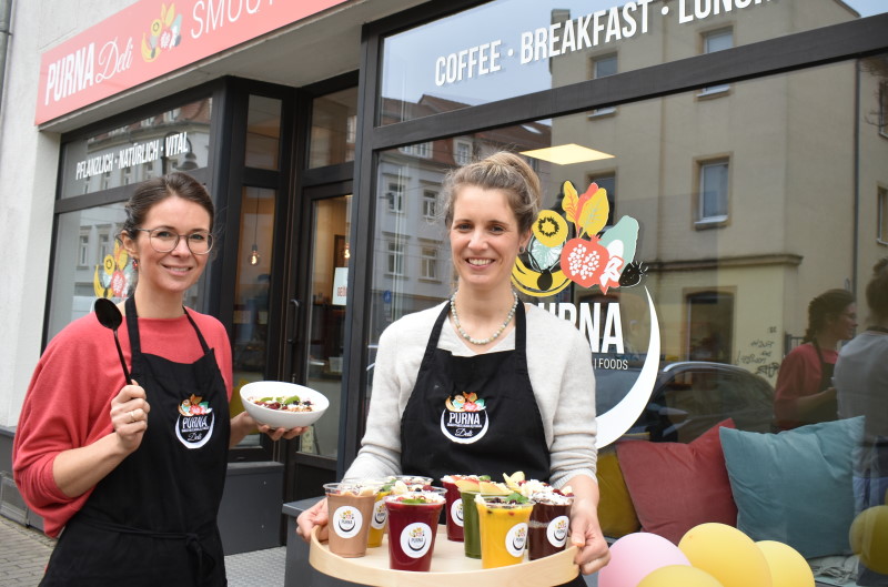 Nora Schütz und Claudia Unger vor ihrem neuen Laden auf der Oschatzer Straße  Archiv 2022 Foto: © MeiDresden.de/Mike Schiller 