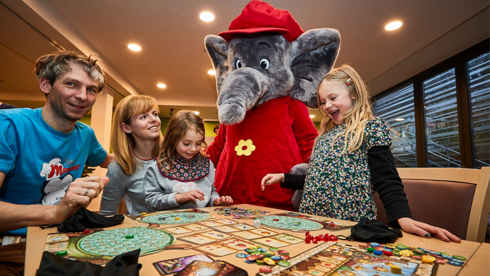 Spieletag mit Benjamin Blümchen im NationalparkZentrum Bad Schandau ©Marko Förster