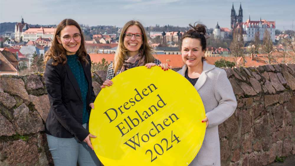 Daniela Bollmann, Leiterin Tourist-Information Radebeul; Sindy Vogel, Geschäftsführerin Tourismusverband Elbland Dresden e.V.; Christina Czach, Leiterin Tourist-Information Meißen (v.l.n.r.) ©Thiel PR