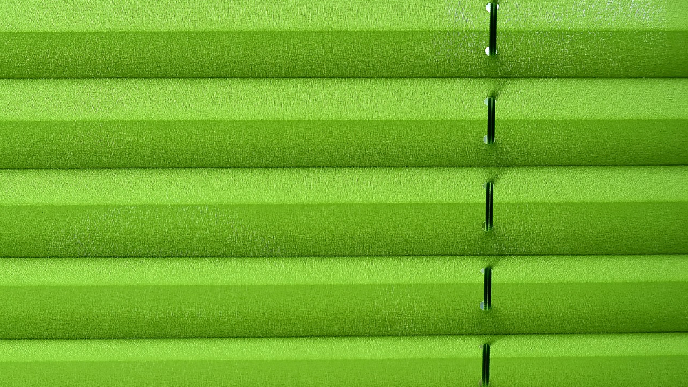 Mit dem richtigen Sonnenschutz Rollo kann man die Raumtemperatur auch niedriger halten ©Symbolfoto (Pixabay)