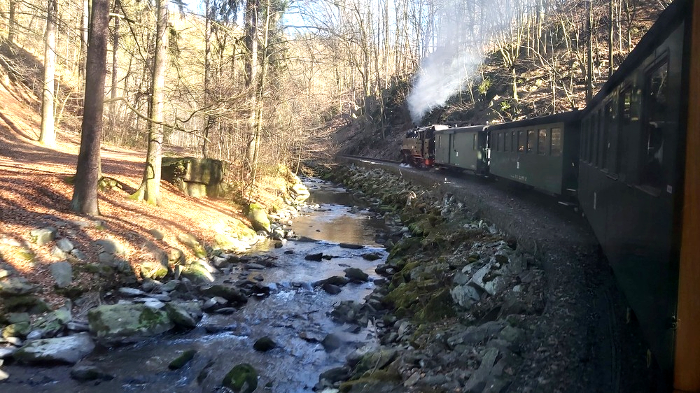 Mit der Weisseritztalbahn Richtung Dippoldiswalde  Foto: Meidresden,de