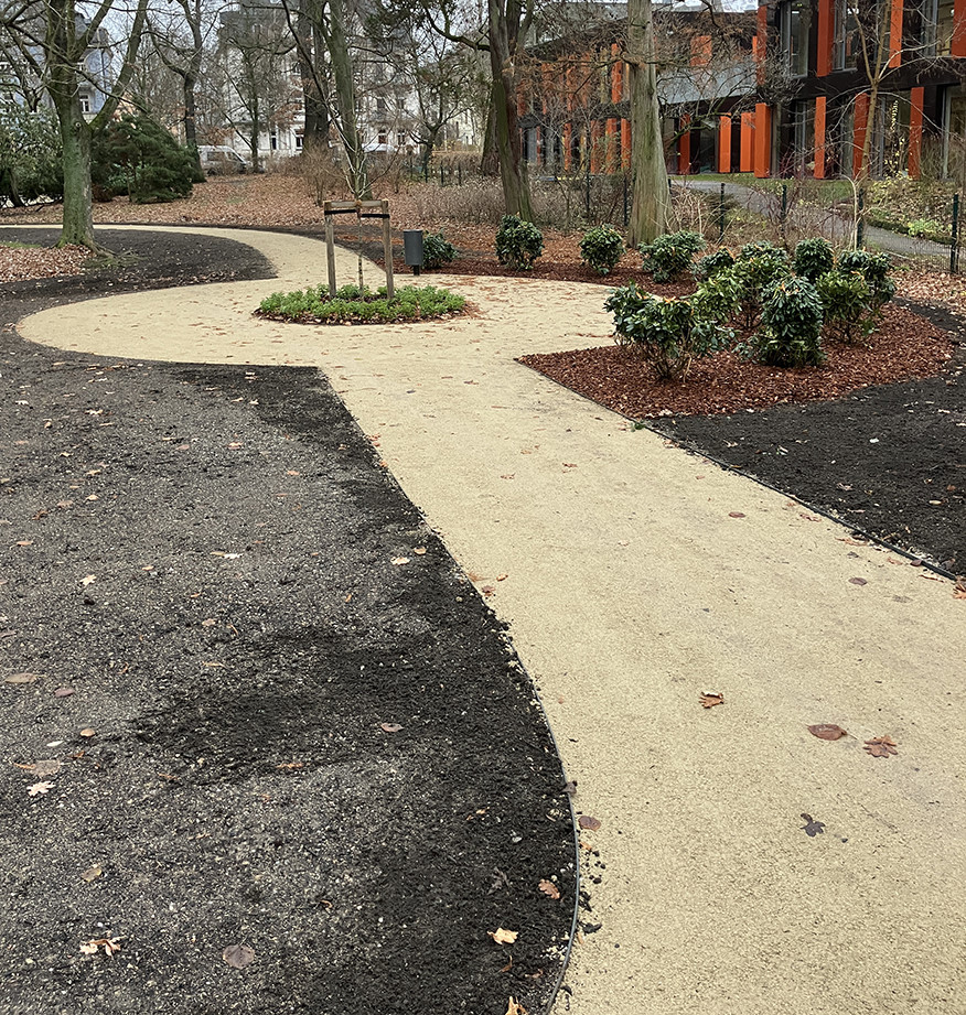 Hermann Seidel Park -  Sanierte Wege  Foto LHD