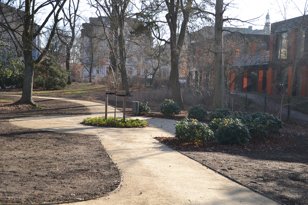 Hermann Seidel Park -  Sanierte Wege  Foto LHD