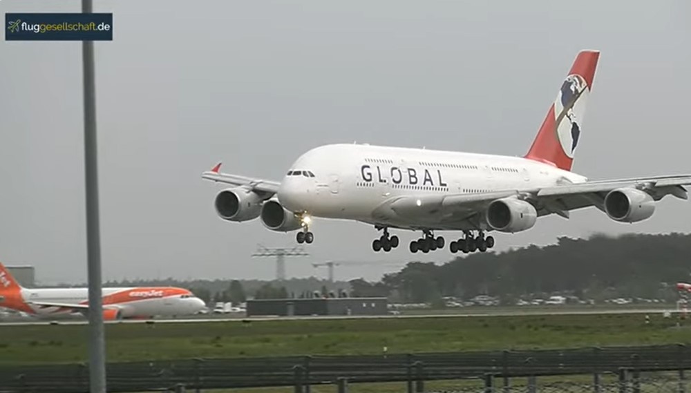 Landung in Berlin des A380 von GLOBAL    Screeshot © fluggesellschaft.de    Mit freundlicher Genehmigung!