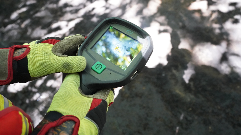 © Feuerwehr Dresden Wärmebildkamera beim Suchen der Glutnester