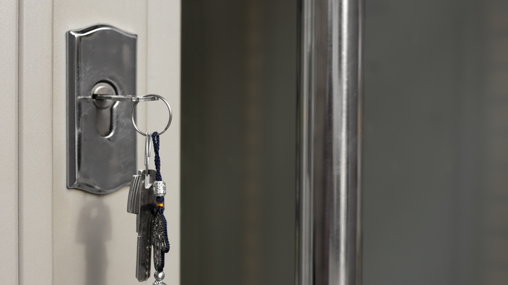 17 Einbruchssicherungen und 22 Überwachungskameras im Test der Stiftung Warentest. Foto: freepik