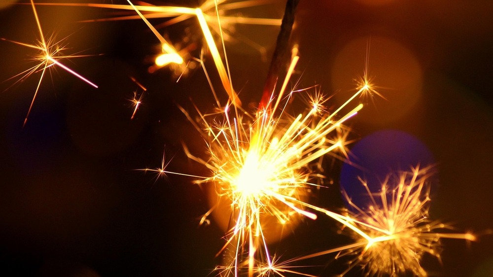 ADAC Sachsen gibt Tipps für das Fahren am Silvesterabend bzw. am Neujahrsmorgen. Foto: Alicja auf Pixabay