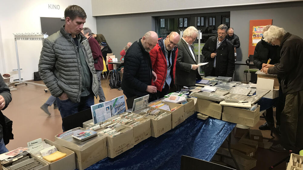 112. Dresdner Sammlermesse für Briefmarken, Münzen und Ansichtskarten in der Johannstadthalle . Foto PR