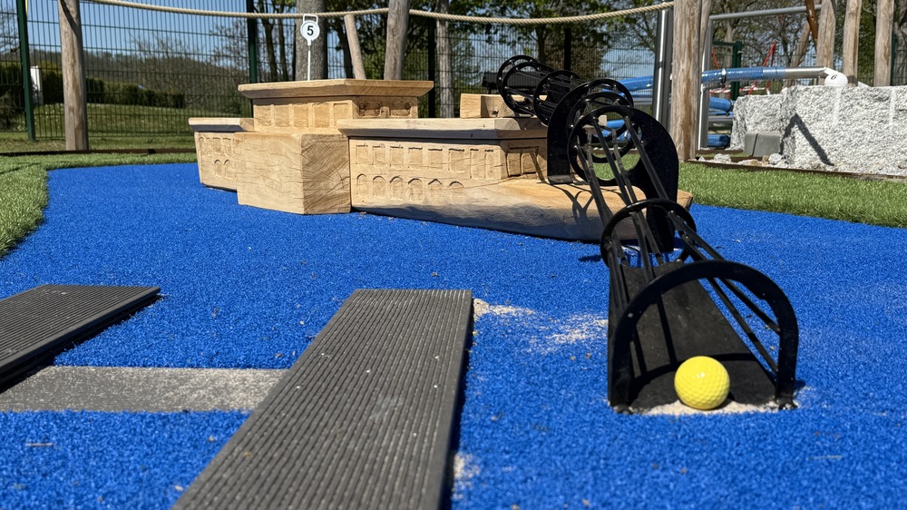 Einweihung der Adventuregolf-Anlage im Freibad Coswig-Kötitz. Foto: Stadtverwaltung Coswig