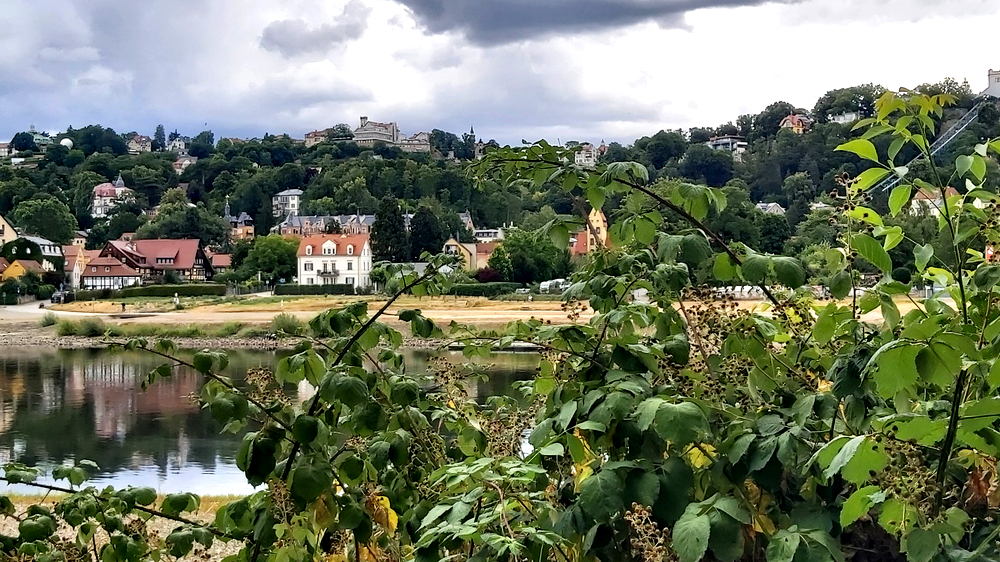Wolkig und mit Schauern durchsetzt geht es in die zweite Wochenhälfte. Foto: MeiDresden.de